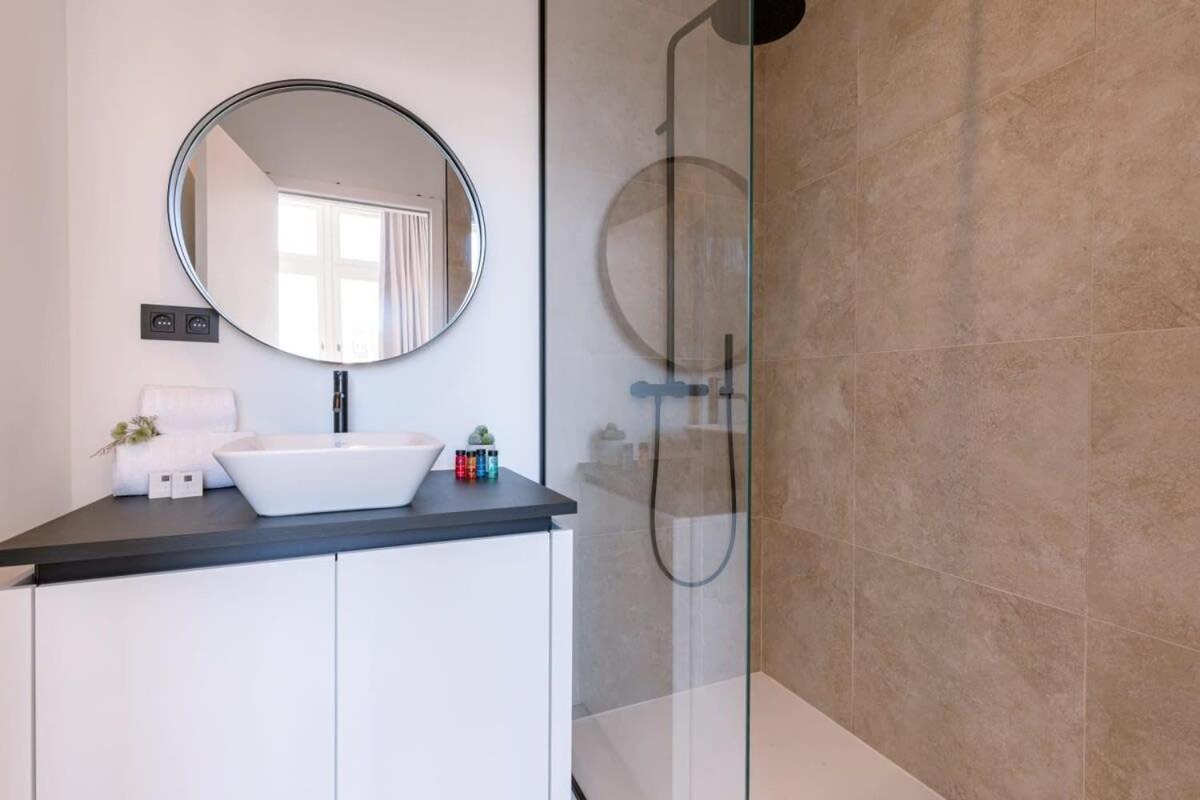 Luxurious Apartment In Town House Near The Beach Blankenberge Exterior photo